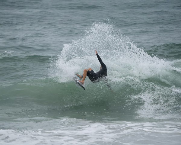 Spring showers brought in some chunky peaks this afternoon!.
.
# today wrightsville wrightsvillenc surf wrightsvillebeach wave surfingnc wilmington